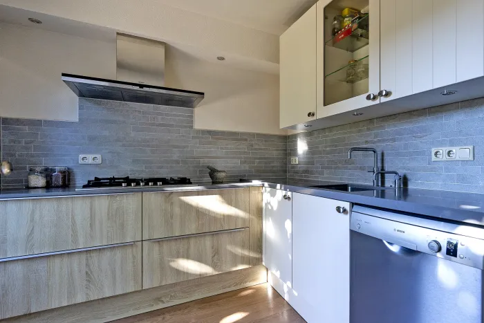 Keuken met inbouwapparatuur